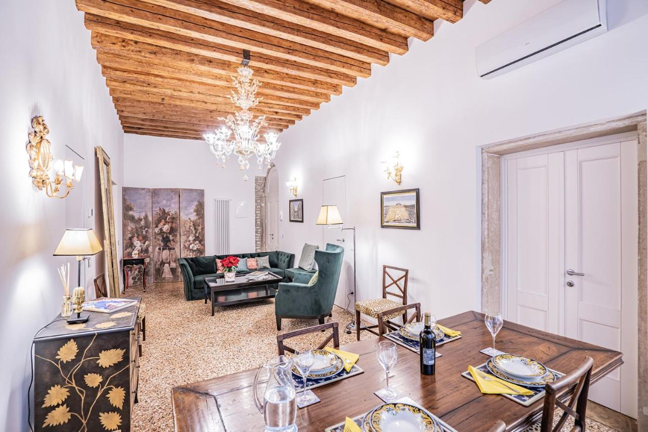 Ca' San Beneto Completely Refurbished In A Fabulously Central Area Venedik Dış mekan fotoğraf